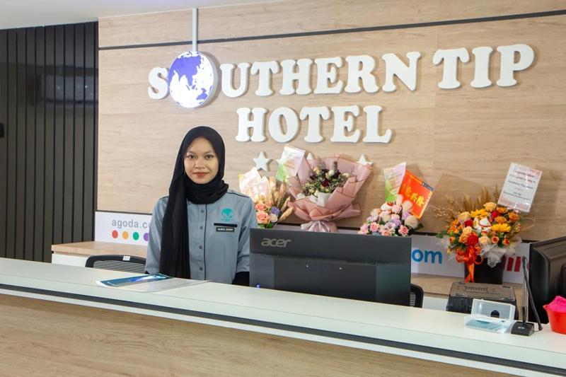 Southern Tip Hotel Pontian Kecil Exterior foto